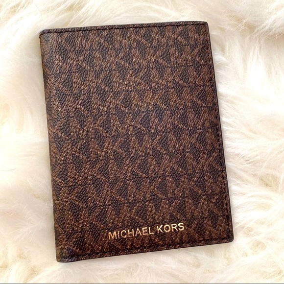 Michael KORS wallet/passport holder